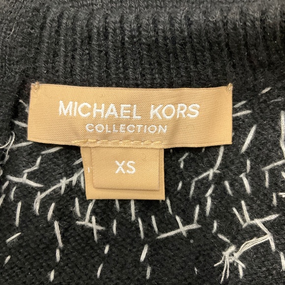 MICHAEL KORS COLLECTION BLACK / SILVER PAPERCLIP EMBELLISHED CASHMERE KNIT PULLO - Picture 4 of 5